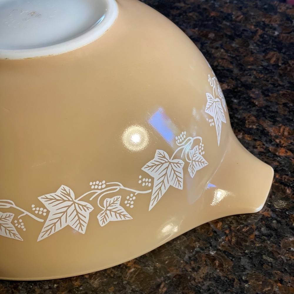 1 Pyrex Sandalwood 444 Cinderella Mixing Bowl - Picture 9 of 12
